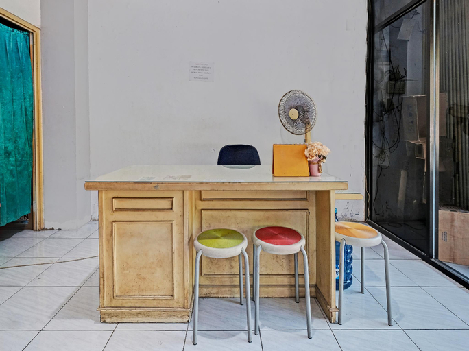 Public Area, Capital O 92864 Mitra Residence , Semarang