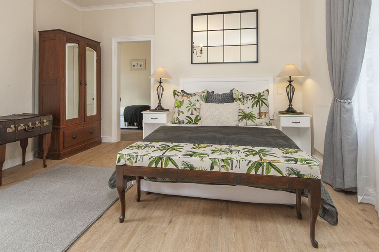 Bedroom 3, Cliff Cottage, Overberg