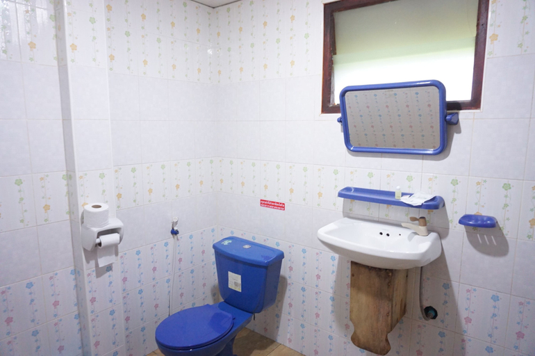 Bathroom 4, Daranee Resort, Muang Ranong