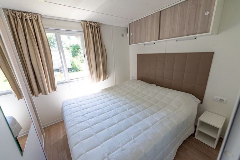 Bedroom 3, Club Del Sole Stork Family Collection, Teramo