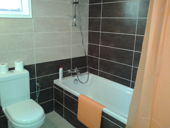 Bathroom 3, Elenapa Holiday Apartments