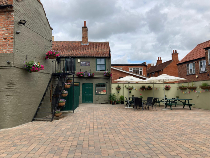 Others 3, Beaumond Cross Inn, Nottinghamshire