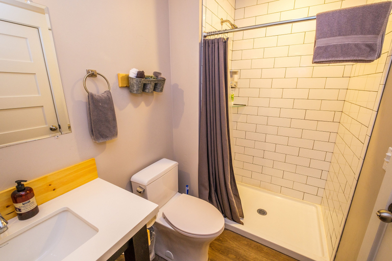 Bathroom 4, Eastside Guesthouse, Inyo