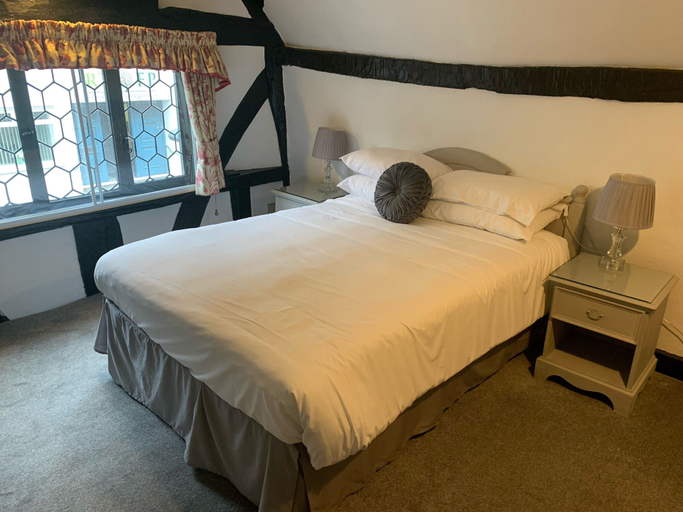 Bedroom 2, The White Hart Inn, Gloucestershire