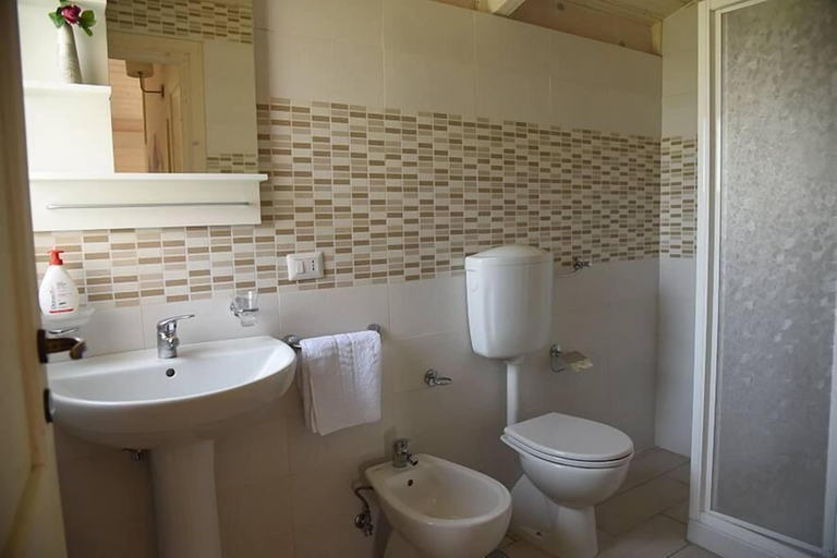 Bathroom 5, Marechiaro Paestum, Salerno