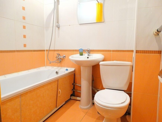 Bathroom 3, Inndays on Krasnoarmeiskiy 1, Tula