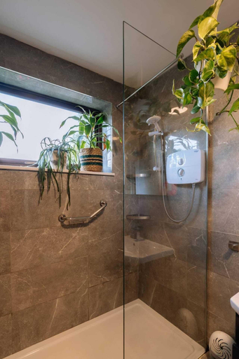 Bathroom 2, Charming 2 Bedroom Home in Rathmines Dublin, Dublin