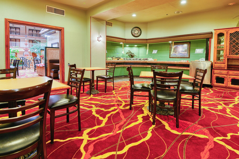Food & Drinks 5, MCM Elegante Suites Abilene, Taylor