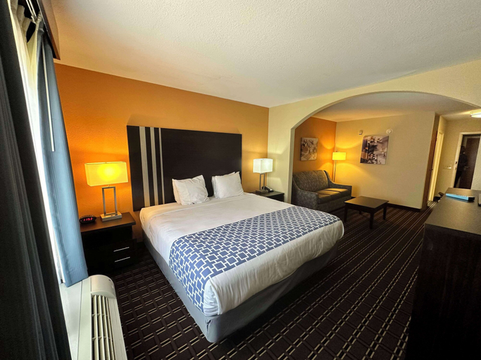 Bedroom 3, Best Western Plus Bass Hotel & Suites, Saint Clair