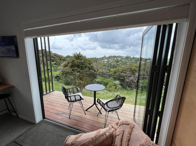 Others 5, Hidden Valley Waiheke, Auckland