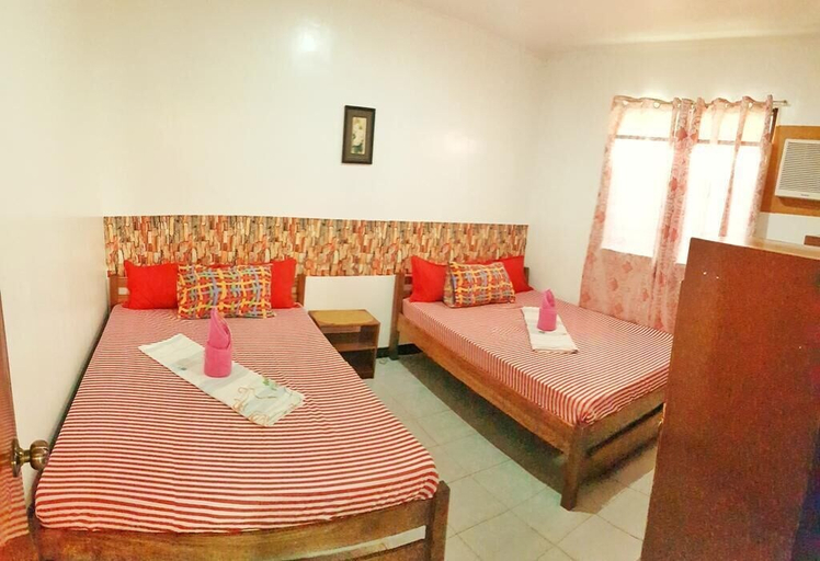 Bedroom 2, White Beach Guest House, Puerto Galera