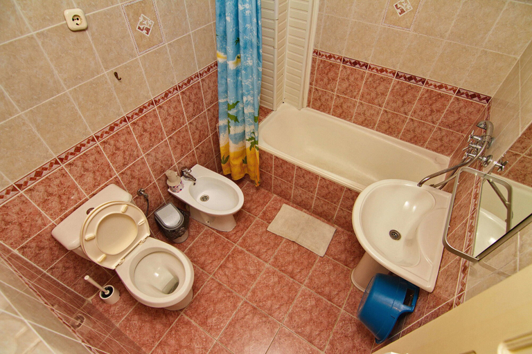 Bathroom 4, Lazur Guest House, Sochi gorsovet