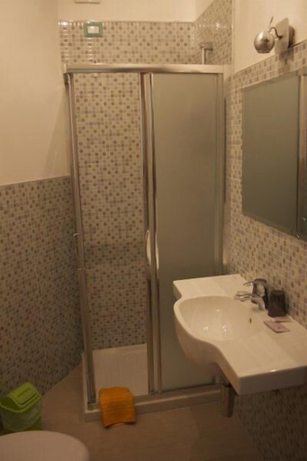 Bathroom 5, Affittacamere Vista Mare, Livorno