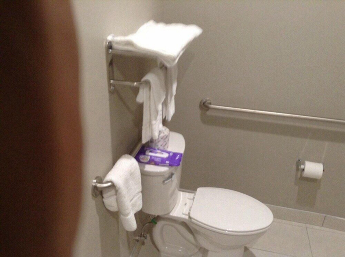 Bathroom 4, Empire Inn Cypress, Houston