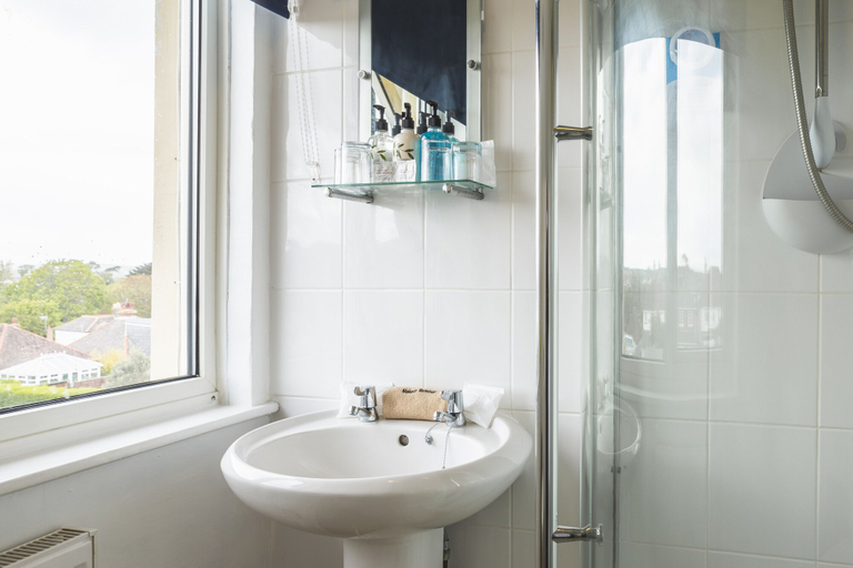 Bathroom 3, The Royson, Isle of Wight