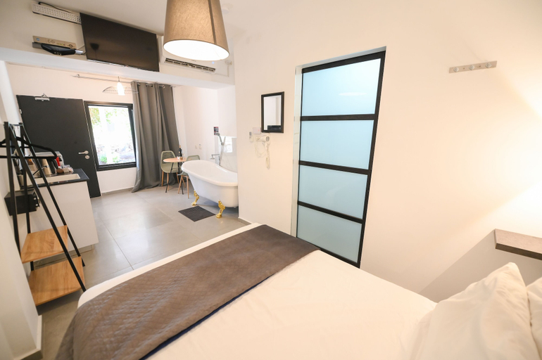 Bedroom 5, Suites in the Galilee