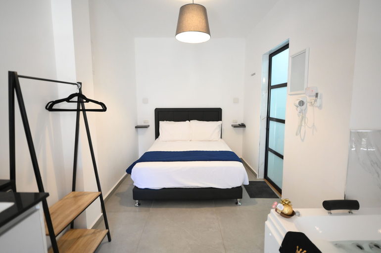 Bedroom 3, Suites in the Galilee