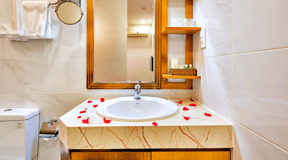 Bathroom 4, HANZ MinhVy Hotel, District 1