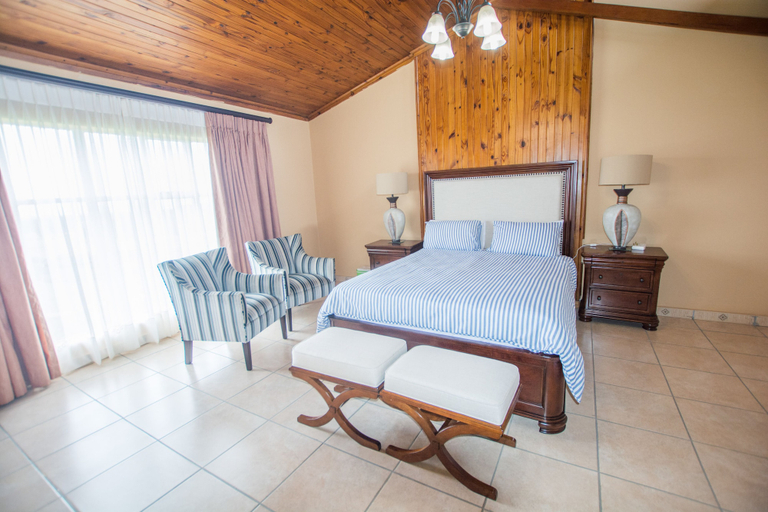 Bedroom 2, Hoyo Hoyo Machadostud Lodge, Nkangala