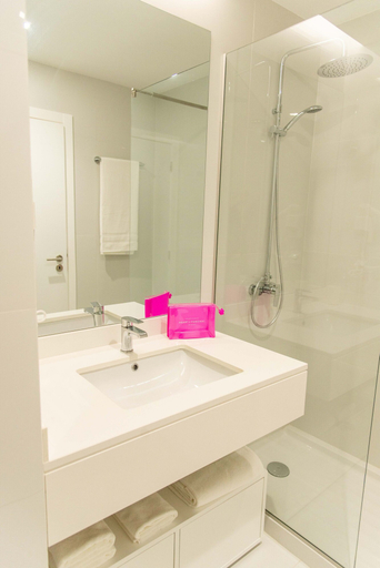 Bathroom 4, Apartamentos Fernão Ornelas, Funchal
