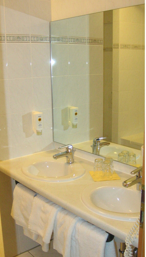 Bathroom 5, AKZENT Parkhotel Trebbin, Teltow-Fläming
