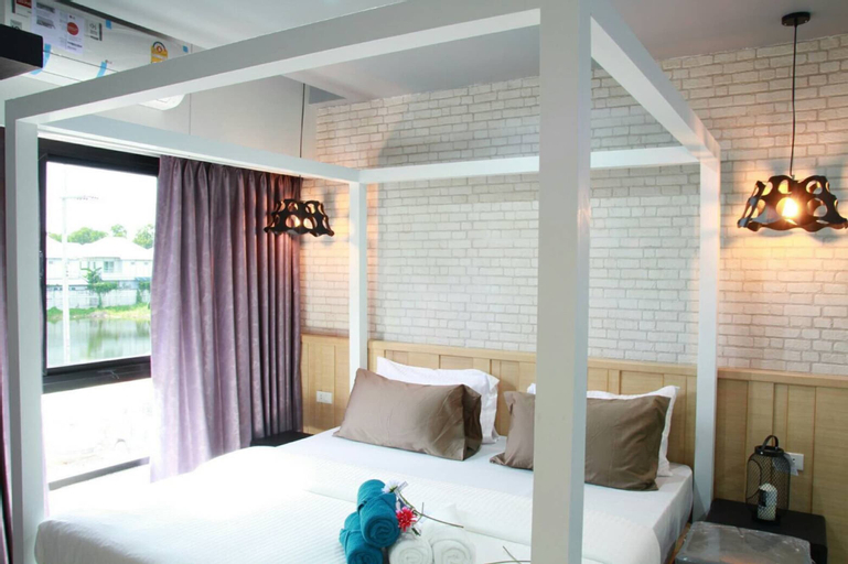 Bedroom 8