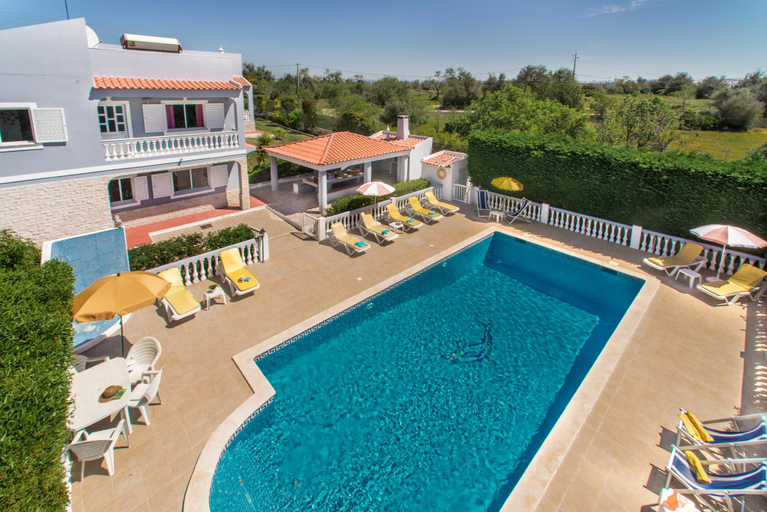 Sport & Beauty 2, Villa V5 with Private pool and games room with snooker, Silves