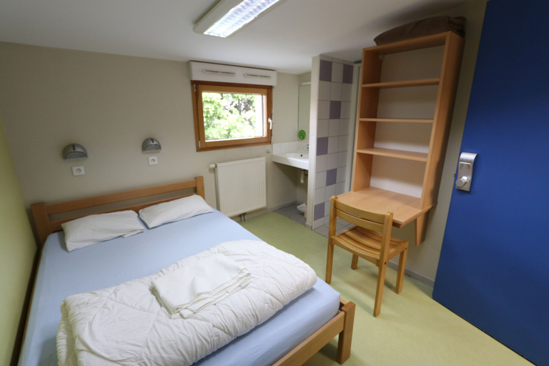 Bedroom 2, Auberge de Jeunesse HI Pontarlier, Doubs