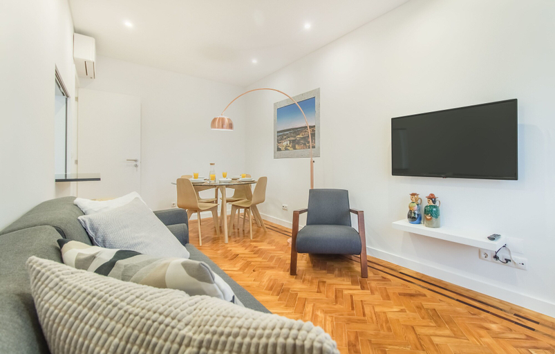 Others 5, Marques de Pombal Metropolitan Flat, Lisbon