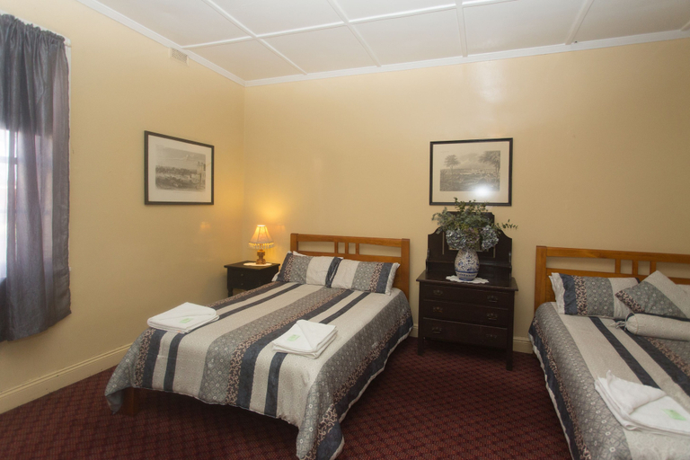 Bedroom 2, Southern Railway Hotel Goulburn, Goulburn Mulwaree - Goulburn