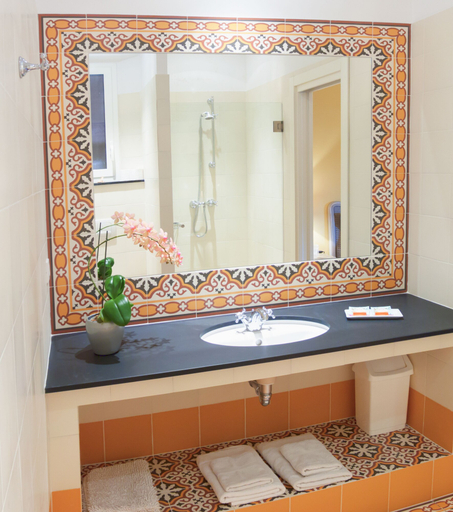 Bathroom 5, Hotel La Regence, Alpes-Maritimes