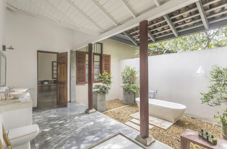 Bathroom 5, The Frangipani Tree By Edwards Collection, Habaraduwa