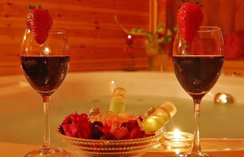 Food & Drinks, Musical Garden Cabins