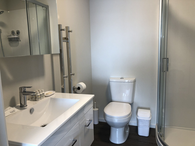 Bathroom 3, Central Stadium Apartments, Hamilton