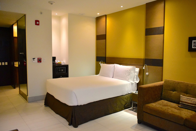 Bedroom 3, Hampton Inn by Hilton Ciudad del Carmen Campeche, Carmen