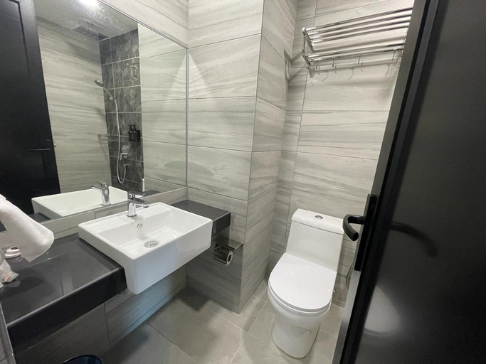 Bathroom 5, DJ Citi Plaza Hotel & Suites, Kuala Terengganu