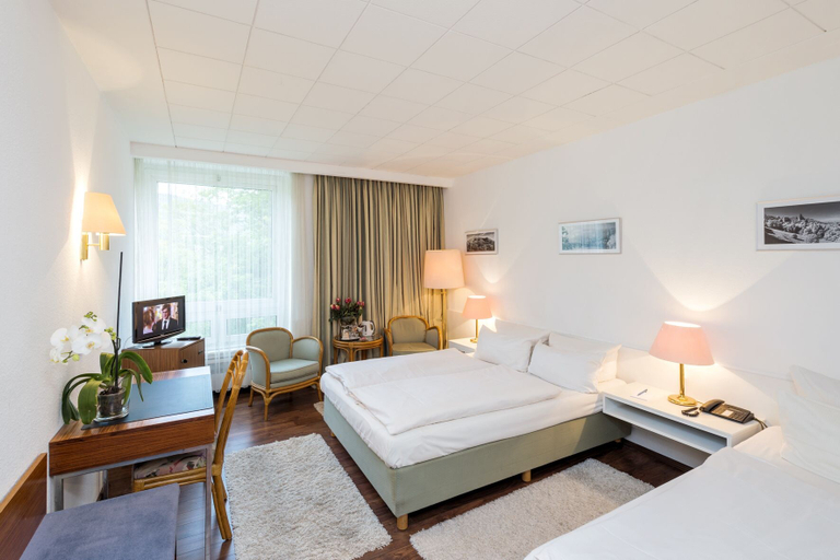 Bedroom 2, Parkhotel Atlantic Heidelberg, Heidelberg
