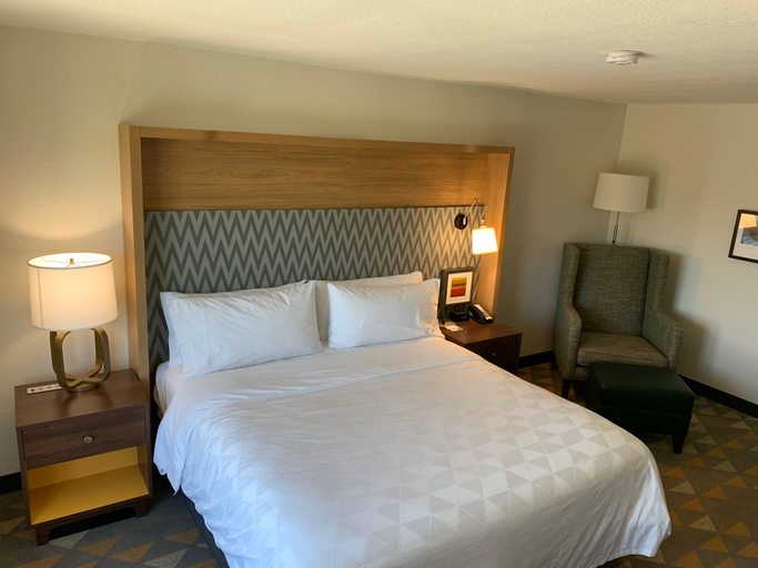 Bedroom 2, Holiday Inn BATON ROUGE-SOUTH by IHG, East Baton Rouge