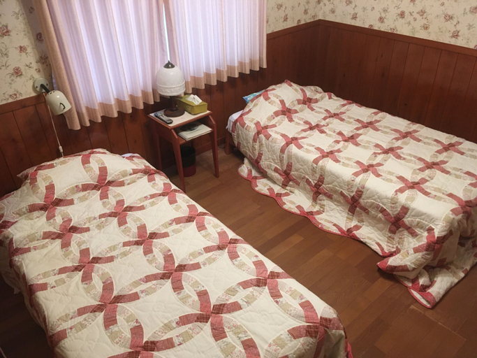 Bedroom 2, Guesthouse UNILA, Hakusan