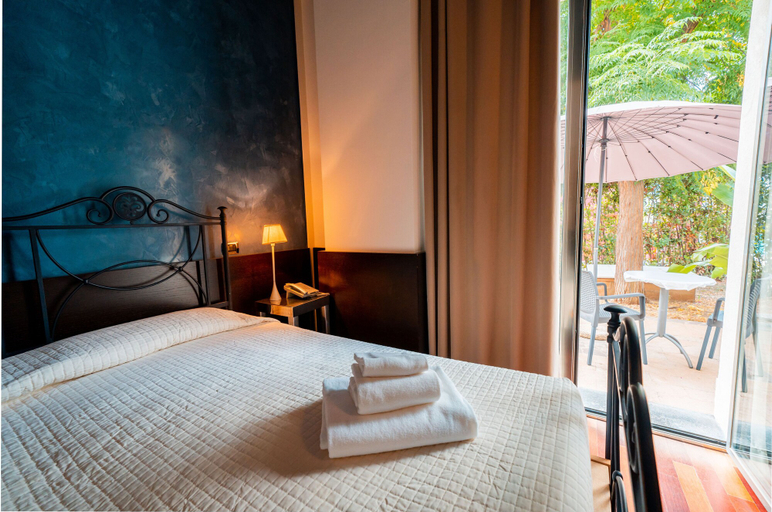 Bedroom 3, Albatros Hotel, Syracuse