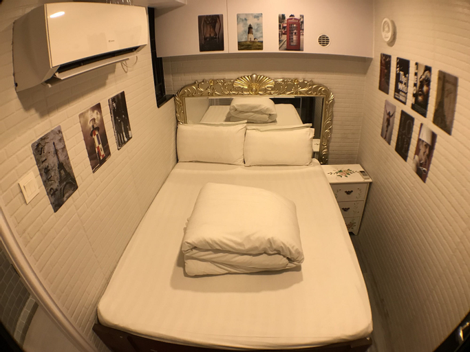 Bedroom 13