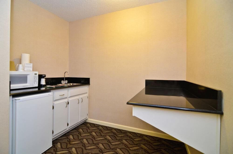 Others 5, Best Western Suites, Clarke