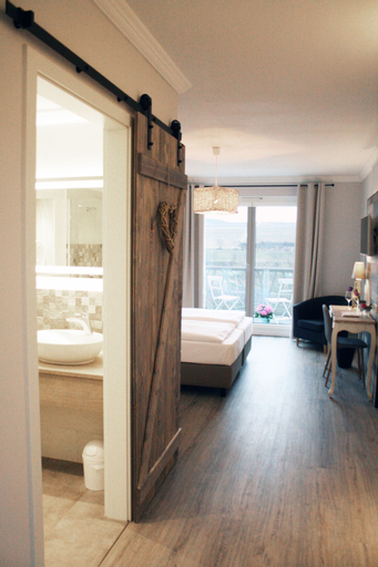 Bedroom 3, Trautwein - Das Winzerhotel am La Roche, Alzey-Worms
