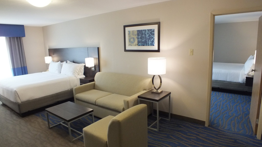 Bedroom 3, Holiday Inn & Suites REGINA by IHG, Division No. 6