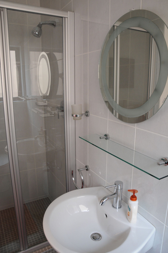 Bathroom, Moringa Gardens, Swakopmund