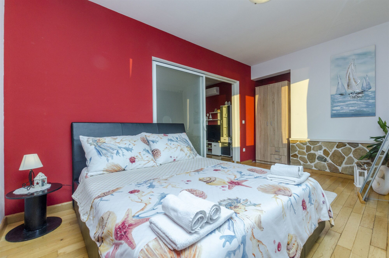 Bedroom 2, Apartments Bluesun, Omiš