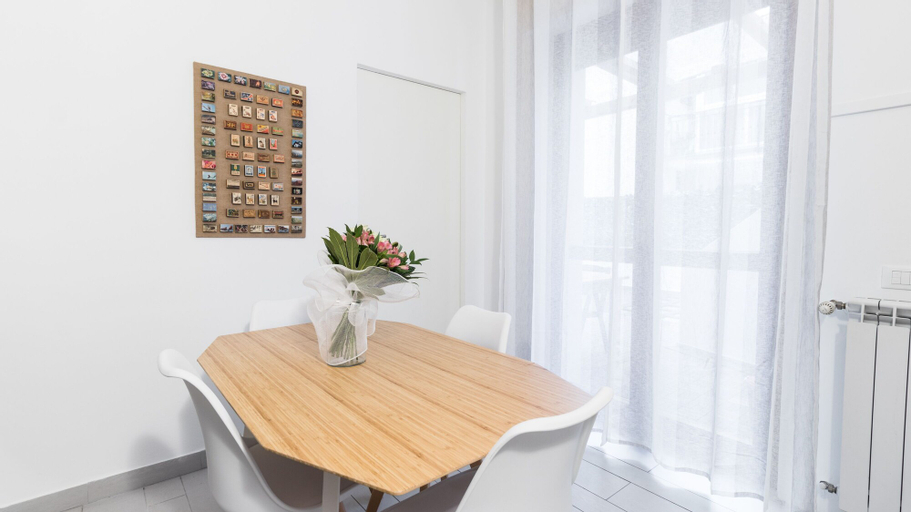 Dining Room 8