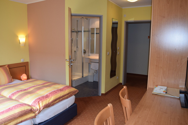 Bedroom 2, Bio Hotel Bayerischer Wirt, Augsburg