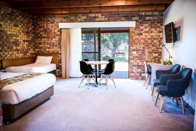Bedroom 4, Cadell on the Murray Motel Resort, Murray