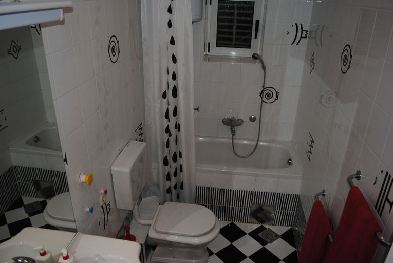 Bathroom 4, Apartments Optimist, Makarska